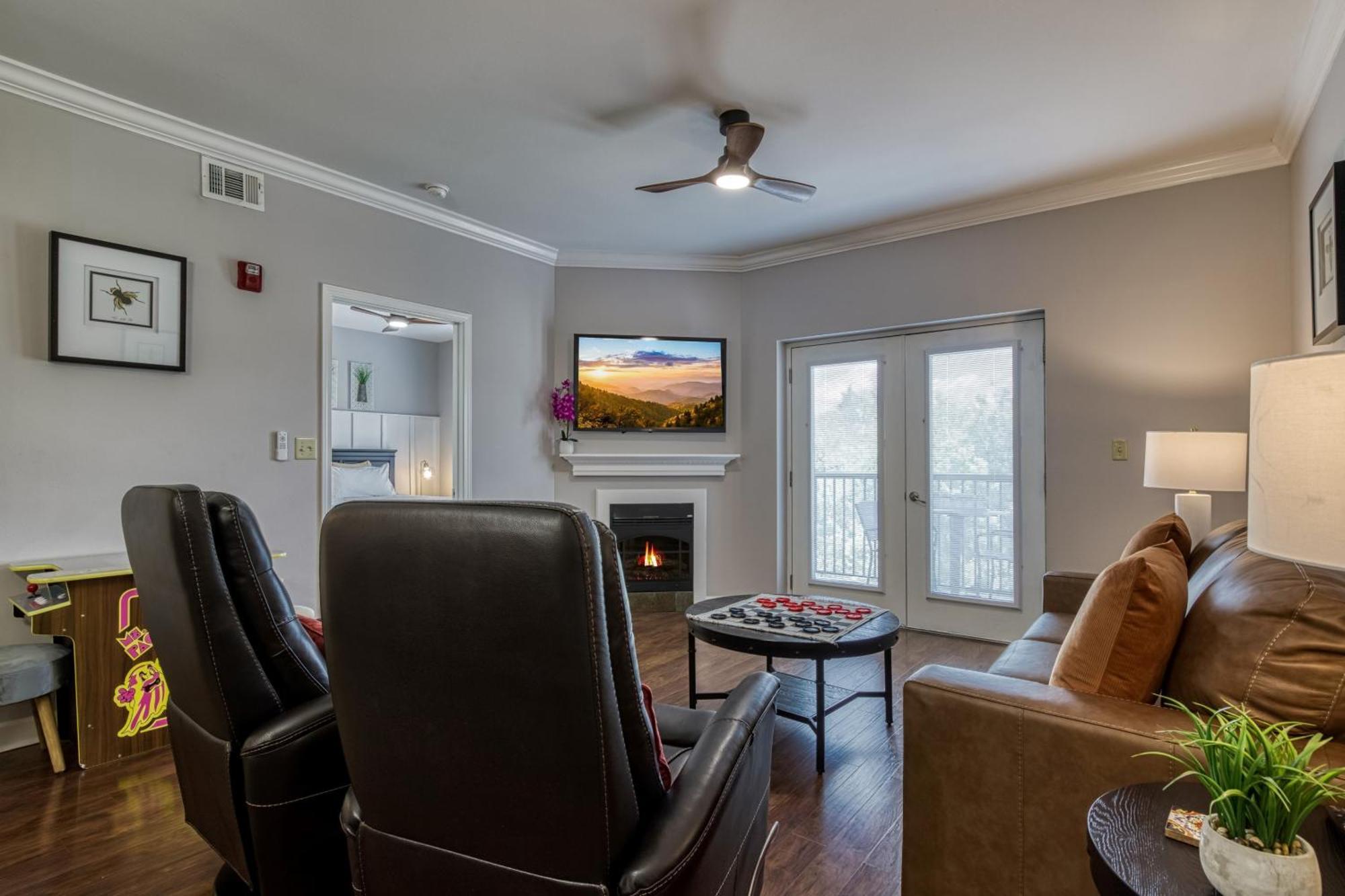 Luxurious Renovated, Pool, Basketball, Playground Pigeon Forge Exterior photo