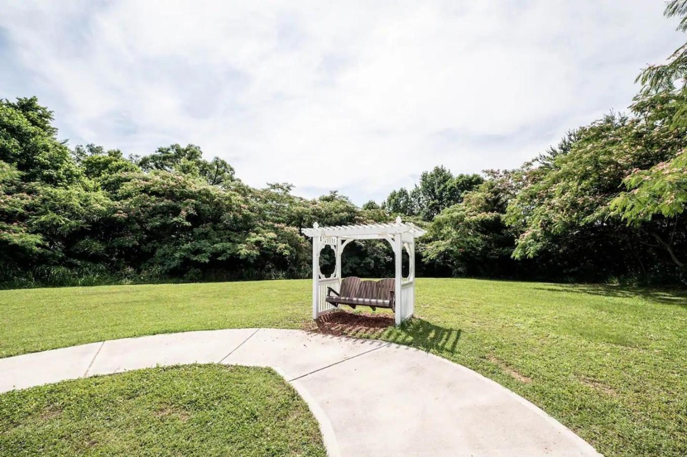 Luxurious Renovated, Pool, Basketball, Playground Pigeon Forge Exterior photo